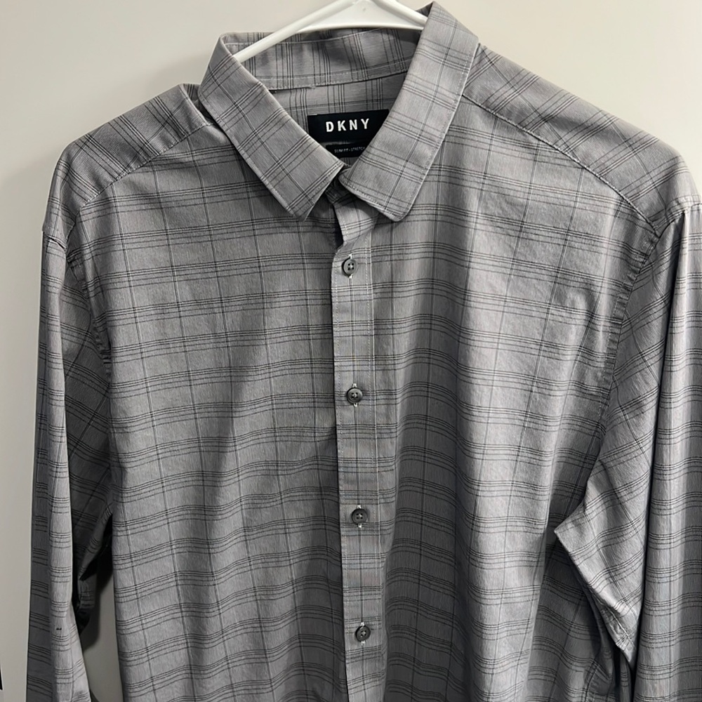 Mens L slim fit stretch DKNY button down. Great condition.